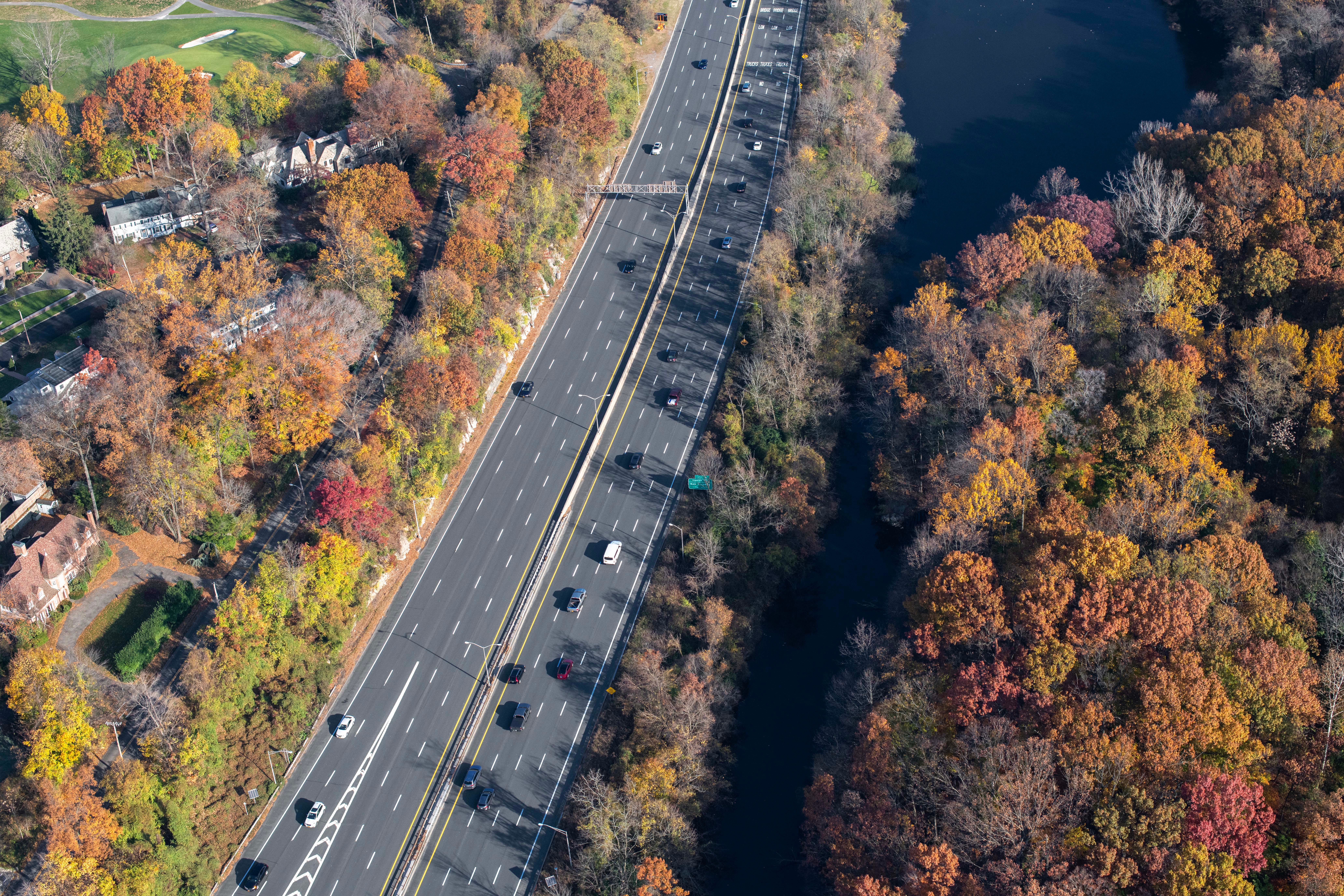 Massachusetts advances transportation funding bill